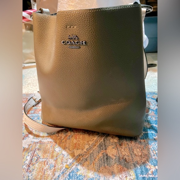 Coach City Bucket Bag  Army Green Large - Picture 1 of 13